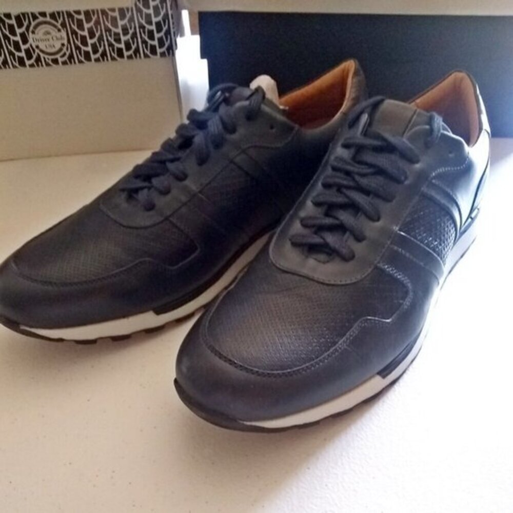 NIB Navy Napa Leather Men's Casual Shoe Sneaker 9 MSRP $120